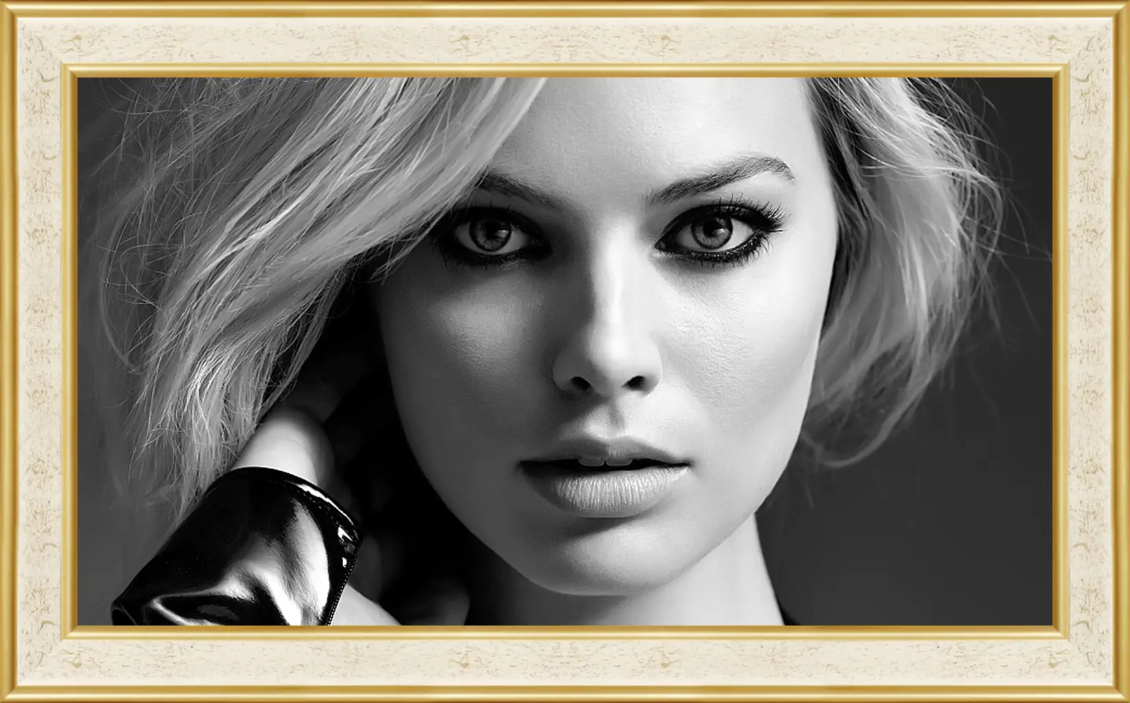 Картина в раме - Марго Робби. Margot Robbie