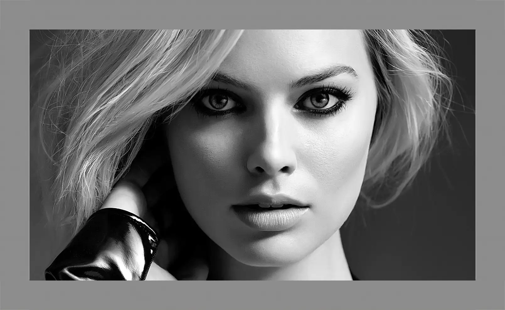 Картина в раме - Марго Робби. Margot Robbie