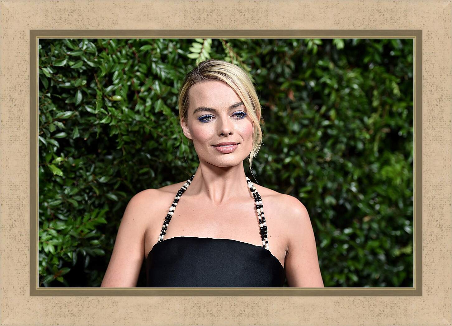 Картина в раме - Марго Робби. Margot Robbie