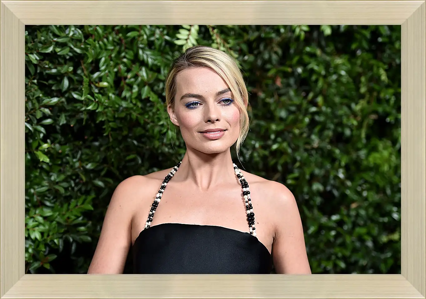 Картина в раме - Марго Робби. Margot Robbie