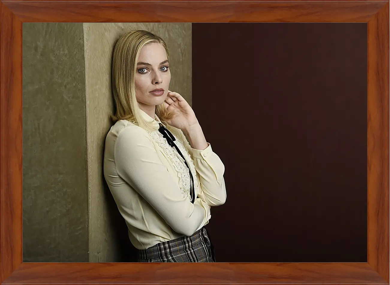 Картина в раме - Марго Робби. Margot Robbie