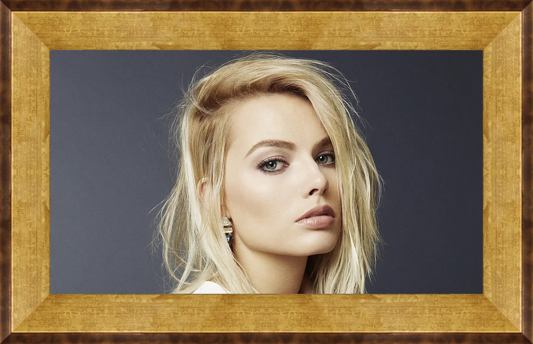 Картина в раме - Марго Робби. Margot Robbie