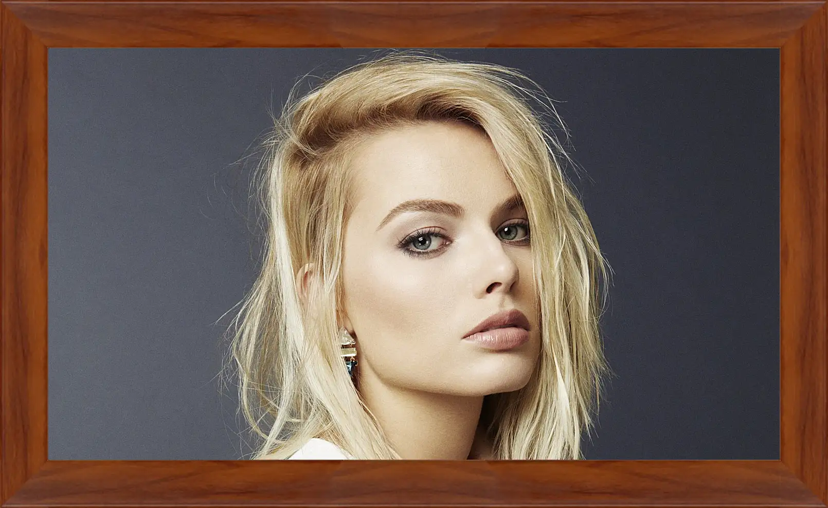 Картина в раме - Марго Робби. Margot Robbie