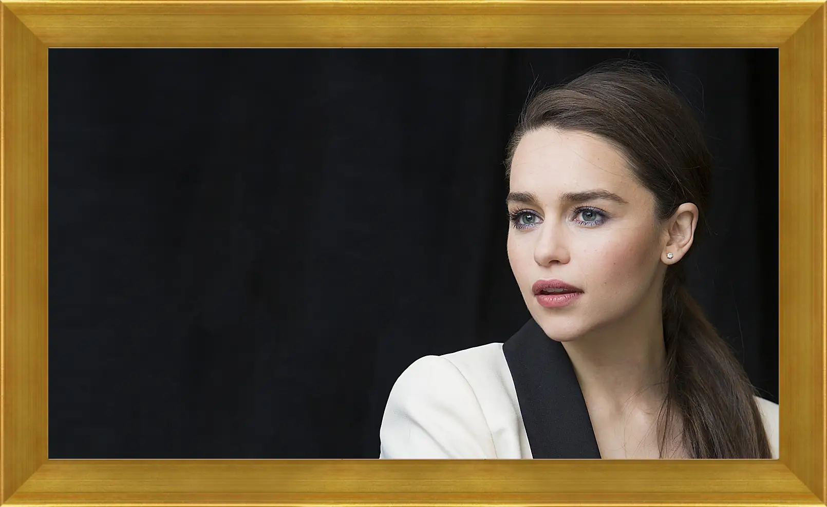 Картина в раме - Эмилия Кларк. Emilia Clarke