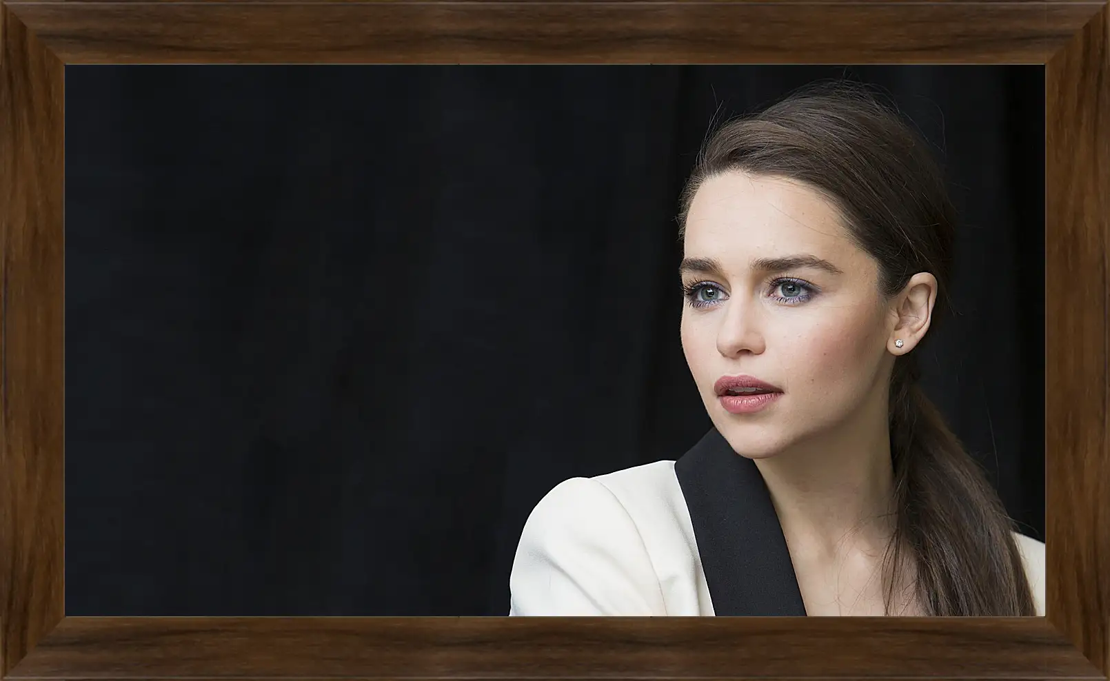 Картина в раме - Эмилия Кларк. Emilia Clarke