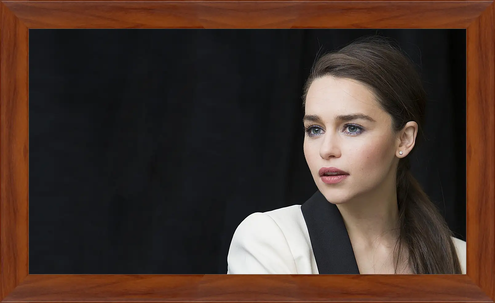 Картина в раме - Эмилия Кларк. Emilia Clarke