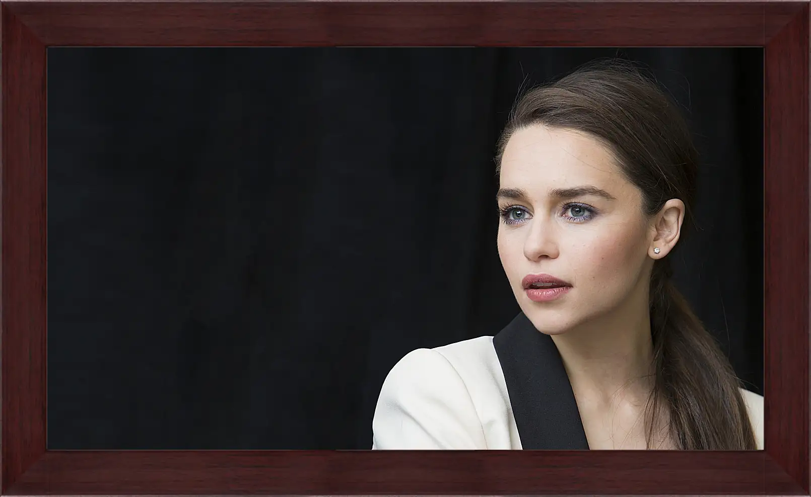 Картина в раме - Эмилия Кларк. Emilia Clarke