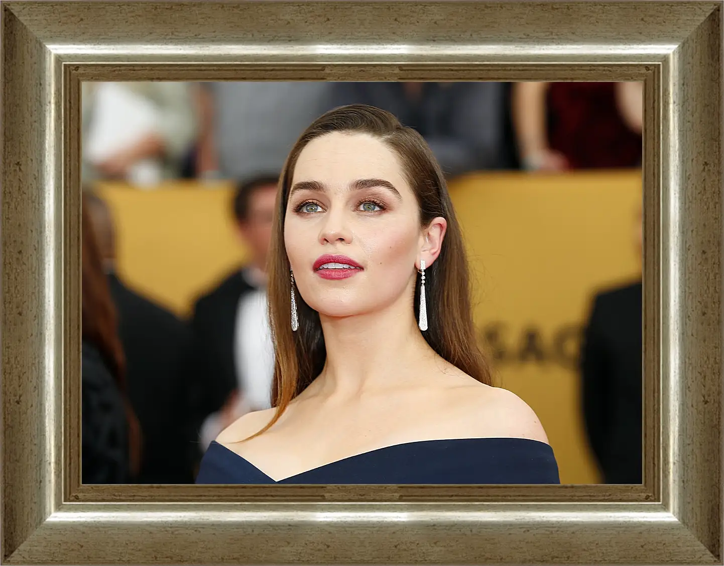 Картина в раме - Эмилия Кларк. Emilia Clarke