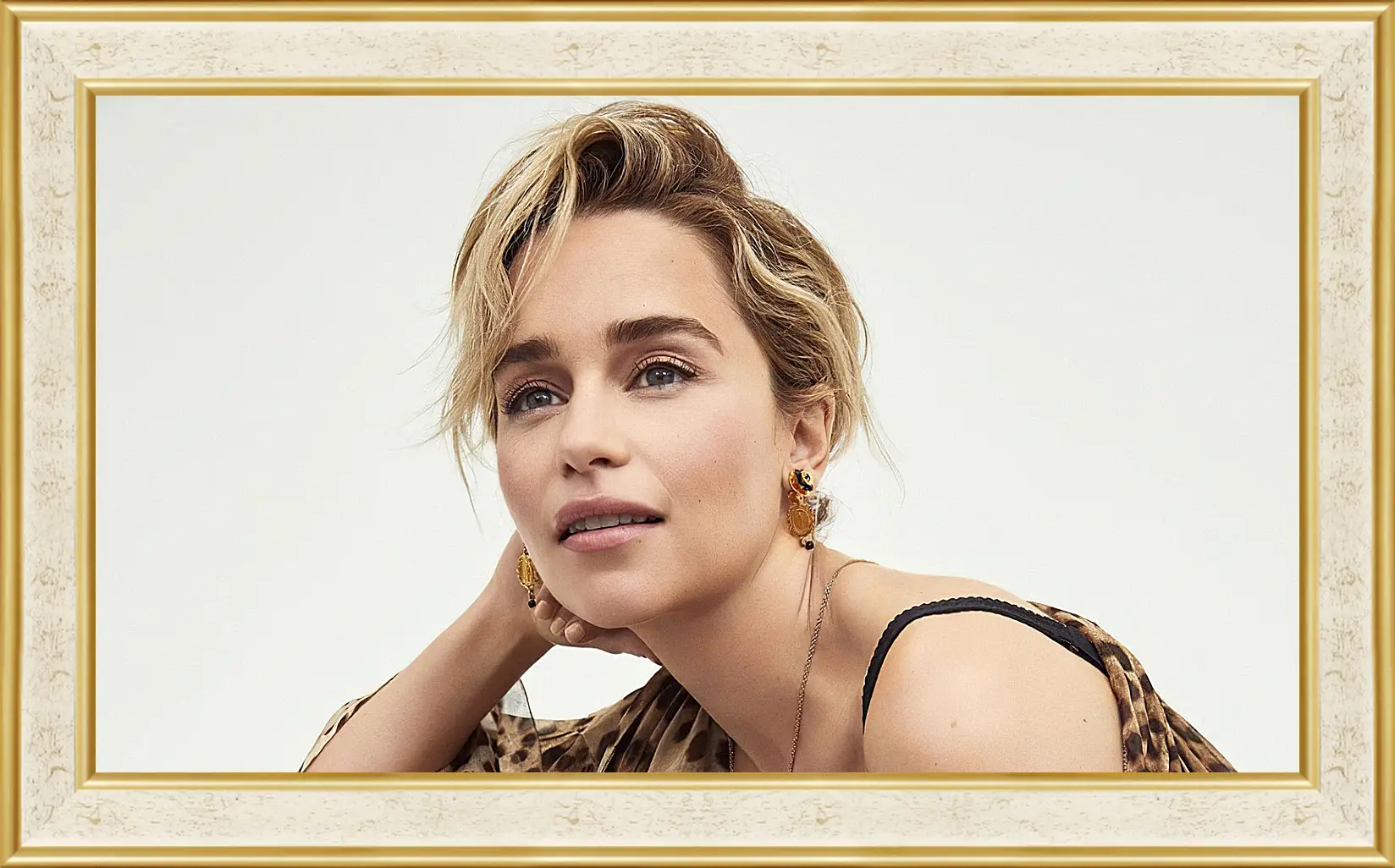 Картина в раме - Эмилия Кларк. Emilia Clarke