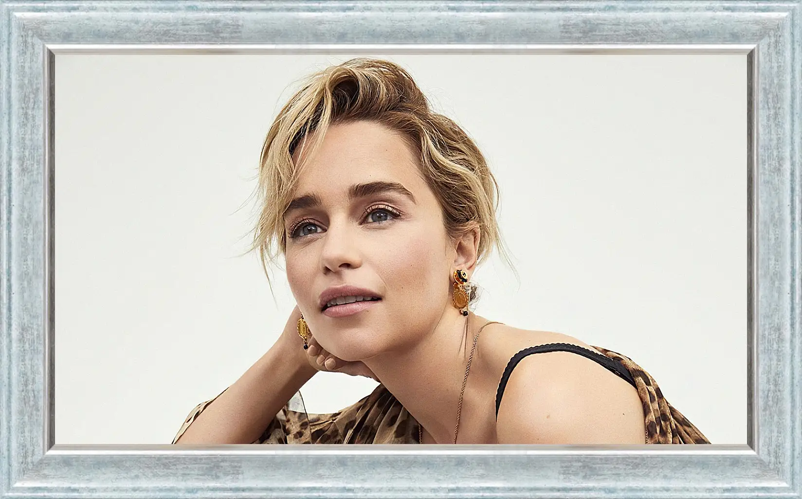 Картина в раме - Эмилия Кларк. Emilia Clarke