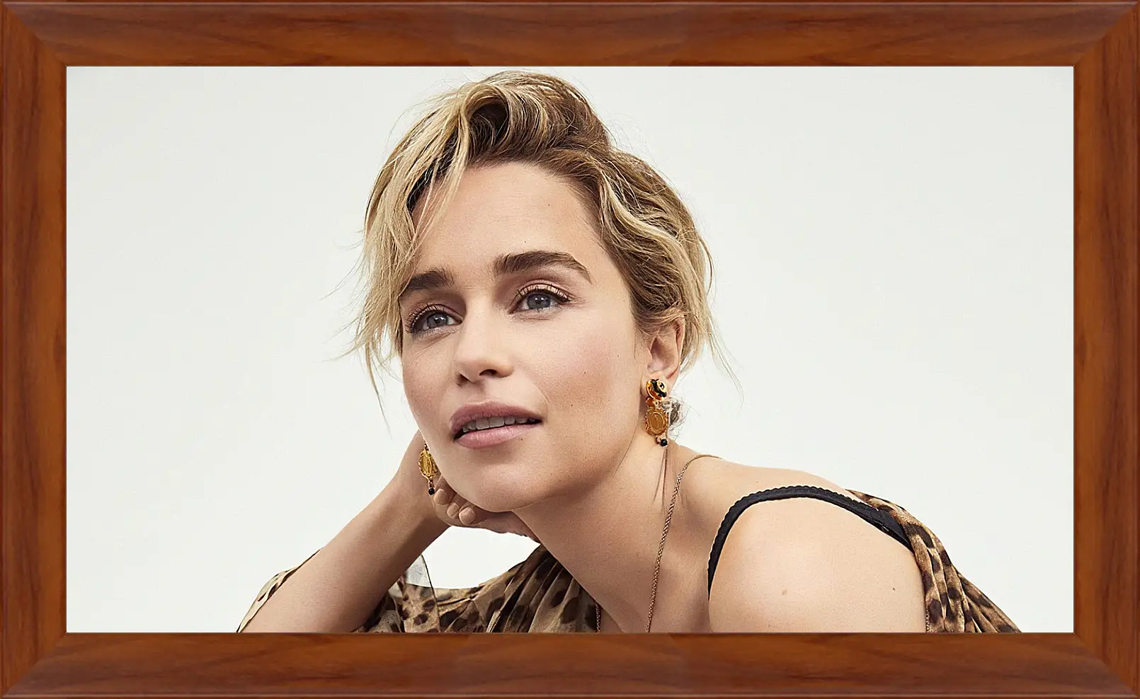 Картина в раме - Эмилия Кларк. Emilia Clarke