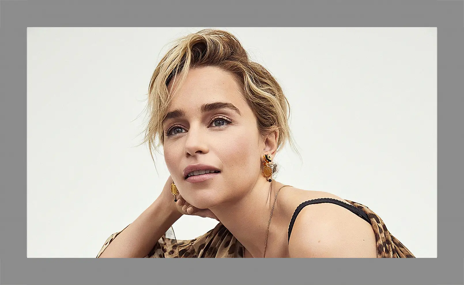 Картина в раме - Эмилия Кларк. Emilia Clarke