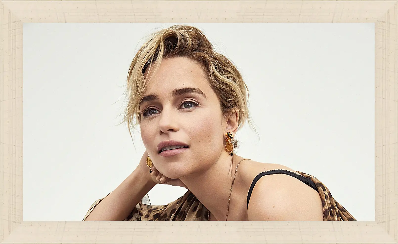 Картина в раме - Эмилия Кларк. Emilia Clarke