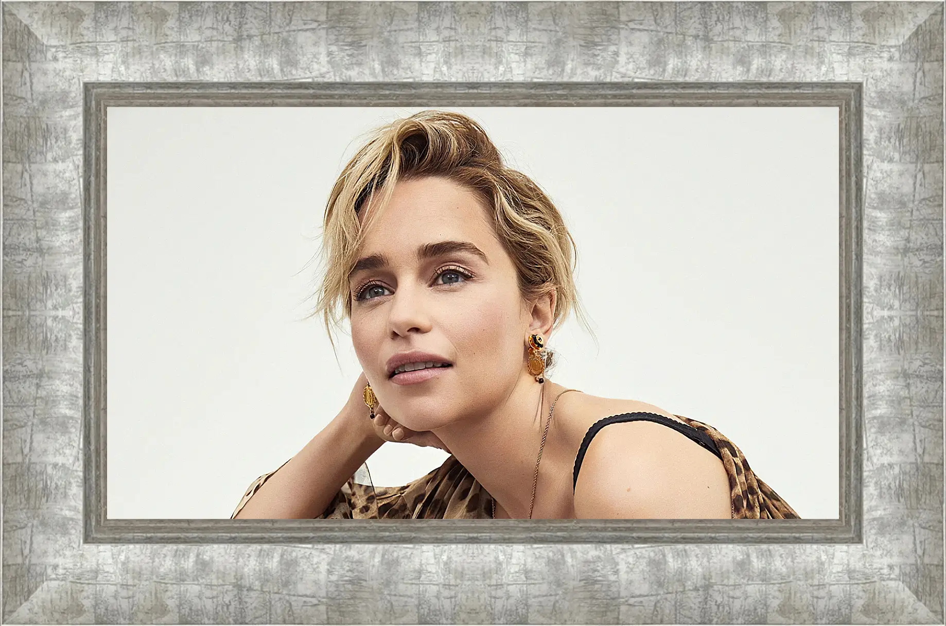 Картина в раме - Эмилия Кларк. Emilia Clarke