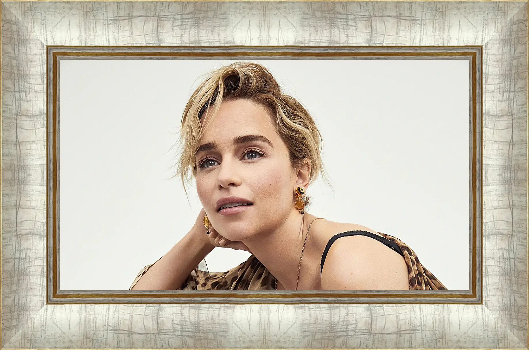 Картина в раме - Эмилия Кларк. Emilia Clarke