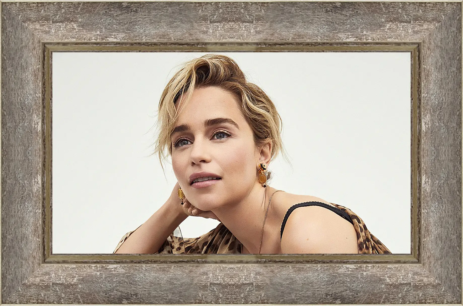 Картина в раме - Эмилия Кларк. Emilia Clarke