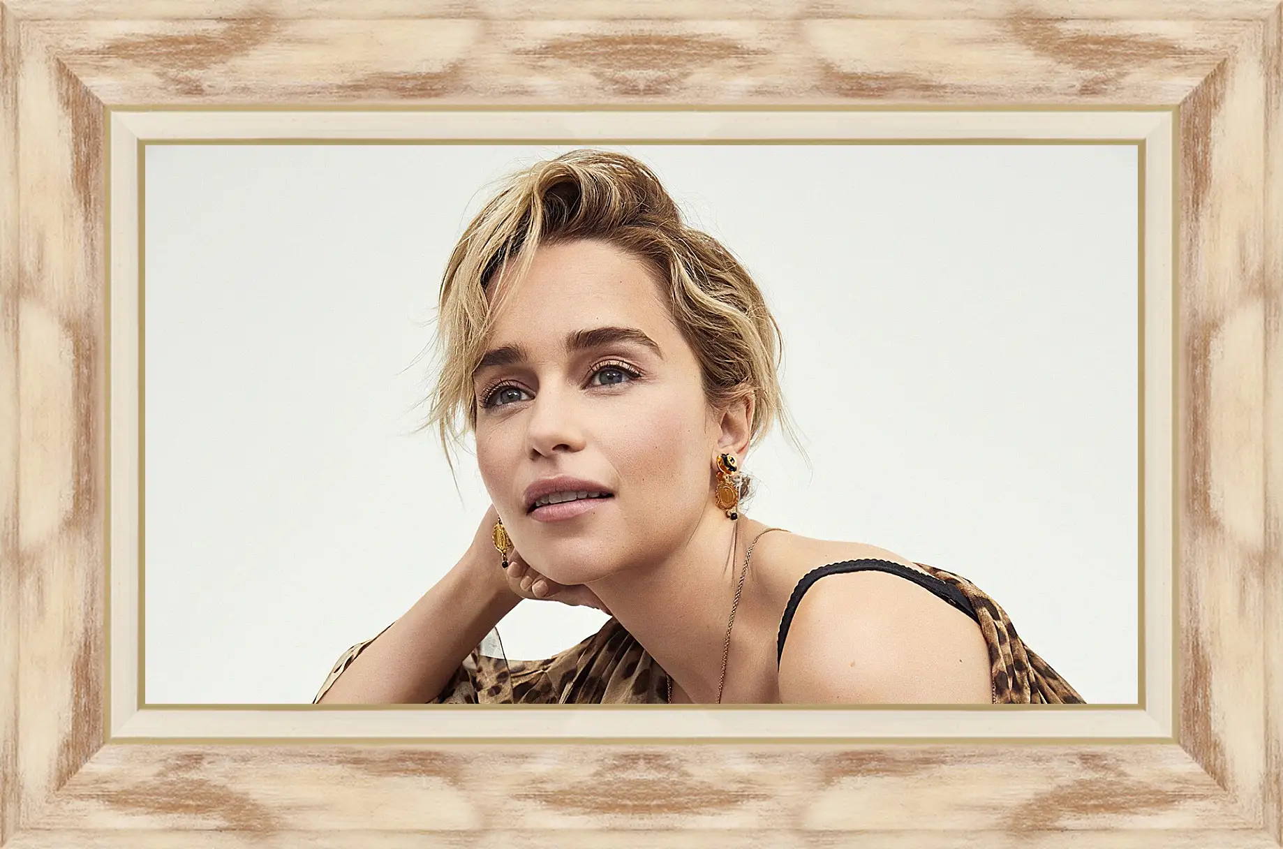 Картина в раме - Эмилия Кларк. Emilia Clarke