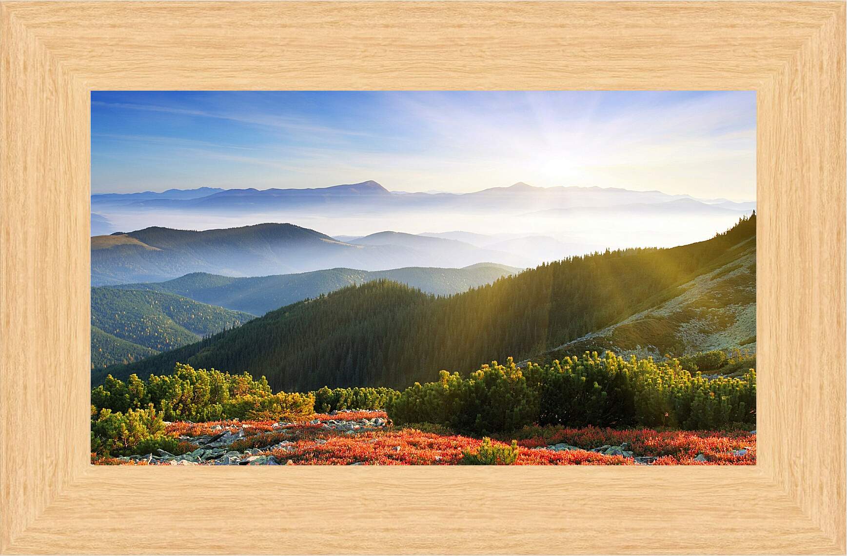Картина в раме - Утреннее солнце над горами