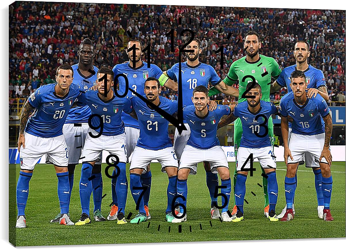 Часы картина - Фото перед матчем сборной Италии по футболу