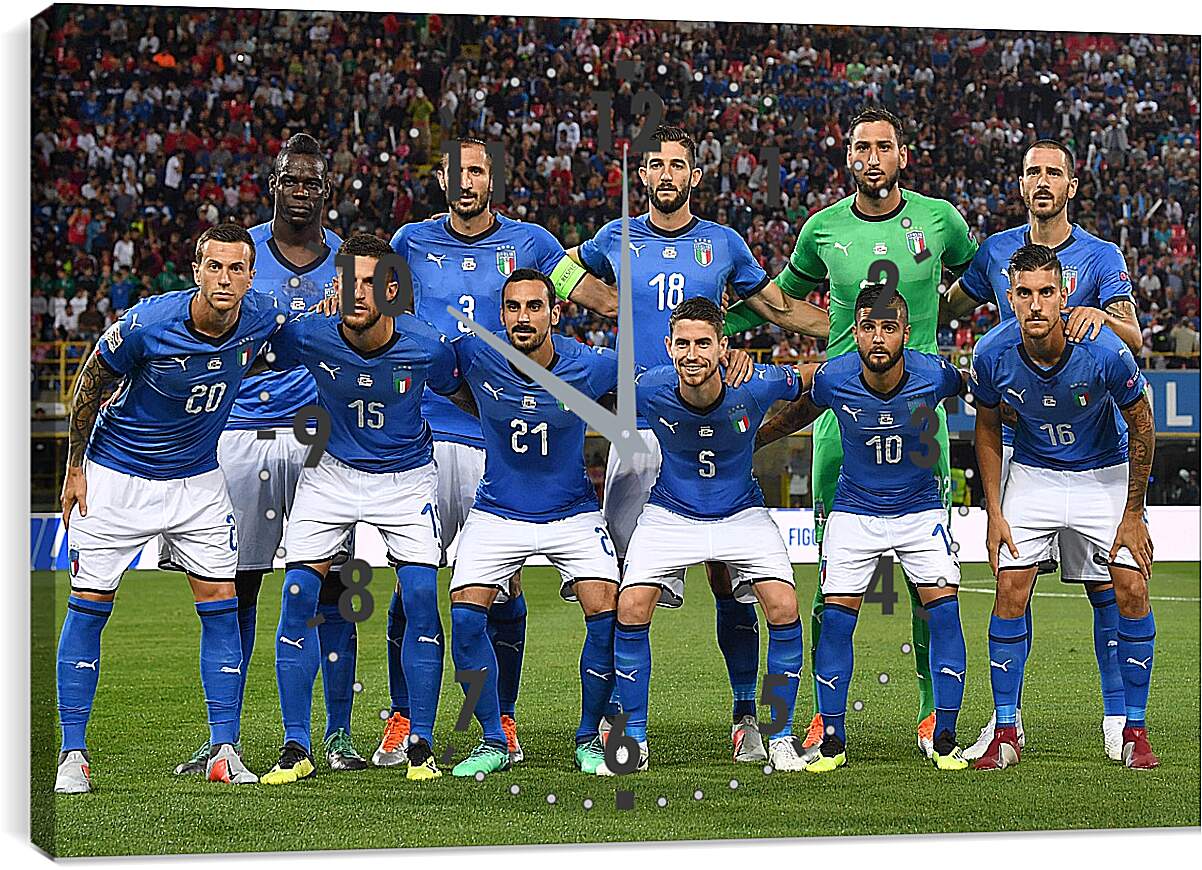 Часы картина - Фото перед матчем сборной Италии по футболу