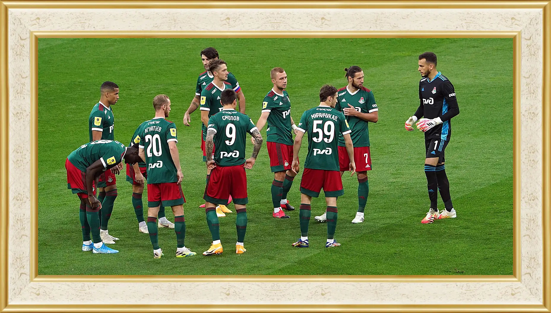 Картина в раме - Перед матчем. ФК Локомотив Москва. FC Lokomotiv Moscow