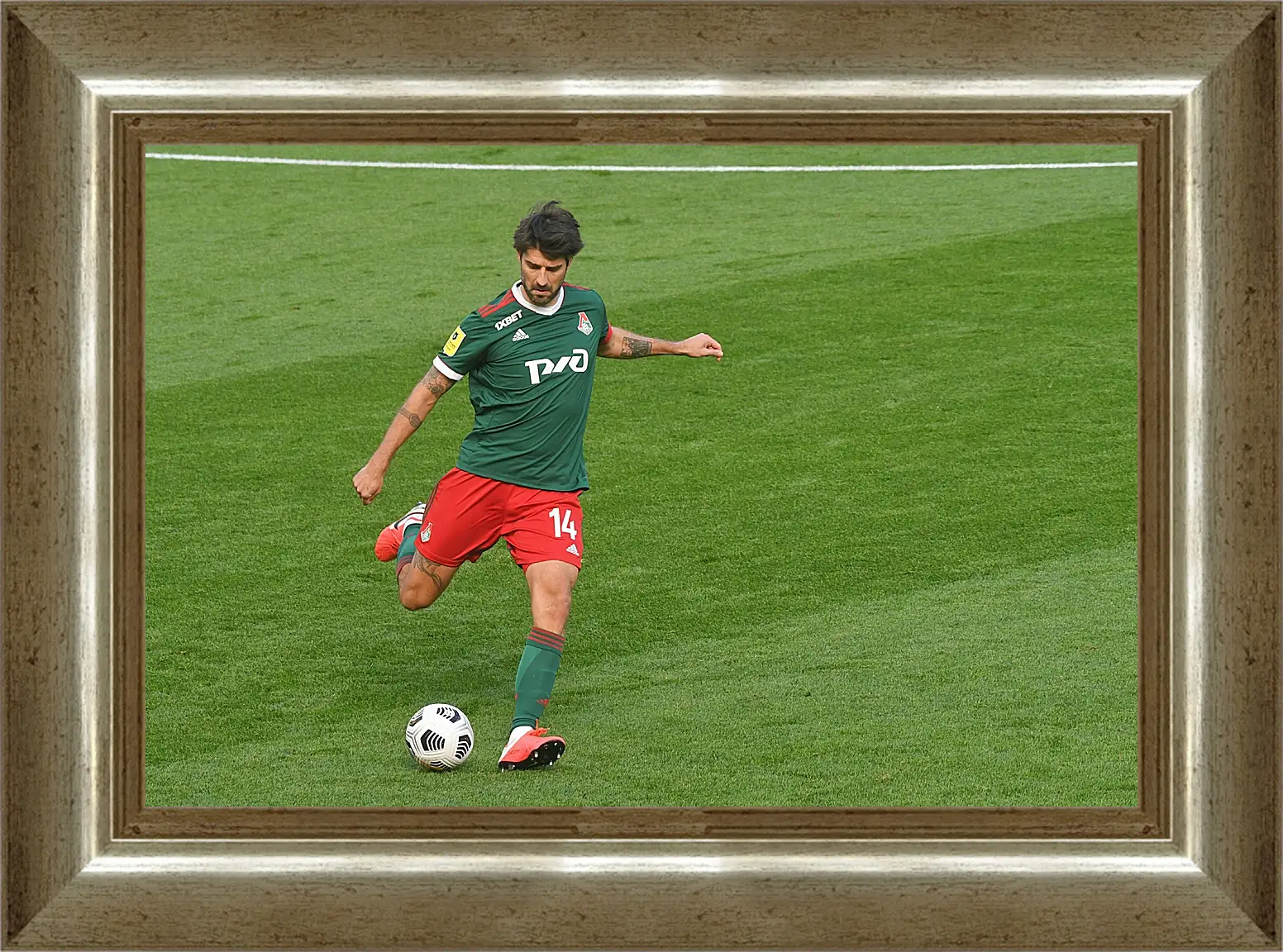 Картина в раме - Ведран Чорлука. ФК Локомотив Москва. FC Lokomotiv Moscow