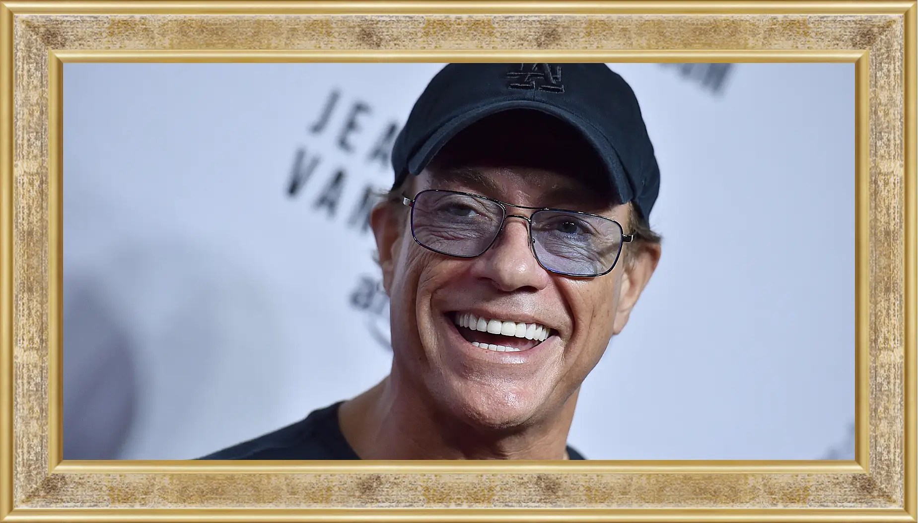 Картина в раме - Жан-Клод Ван Дамм. Jean-Claude Van Damme