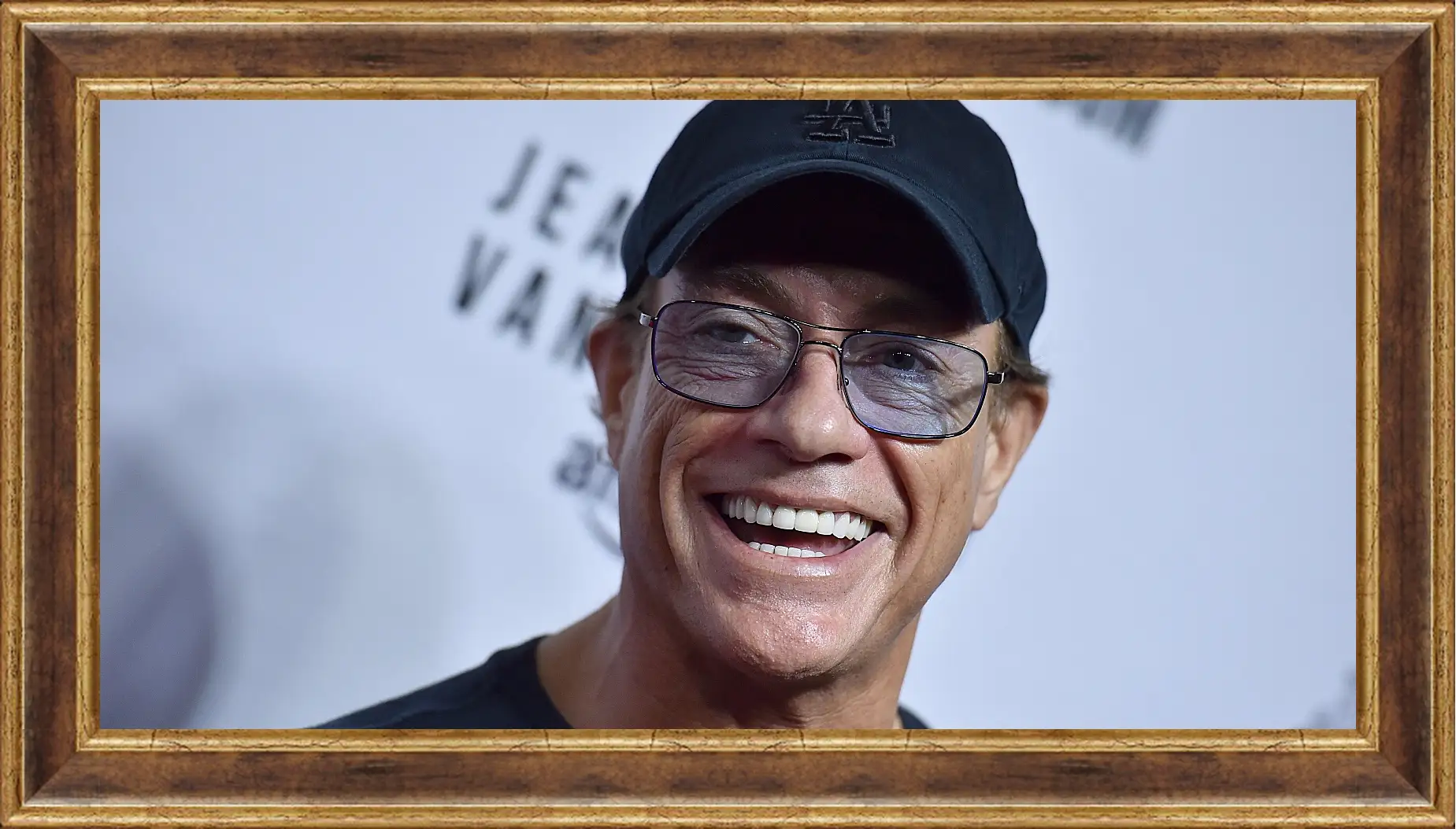 Картина в раме - Жан-Клод Ван Дамм. Jean-Claude Van Damme