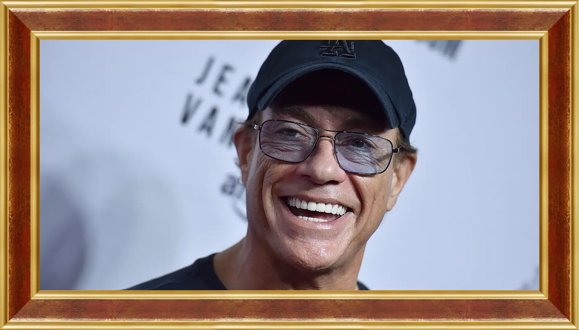 Картина в раме - Жан-Клод Ван Дамм. Jean-Claude Van Damme