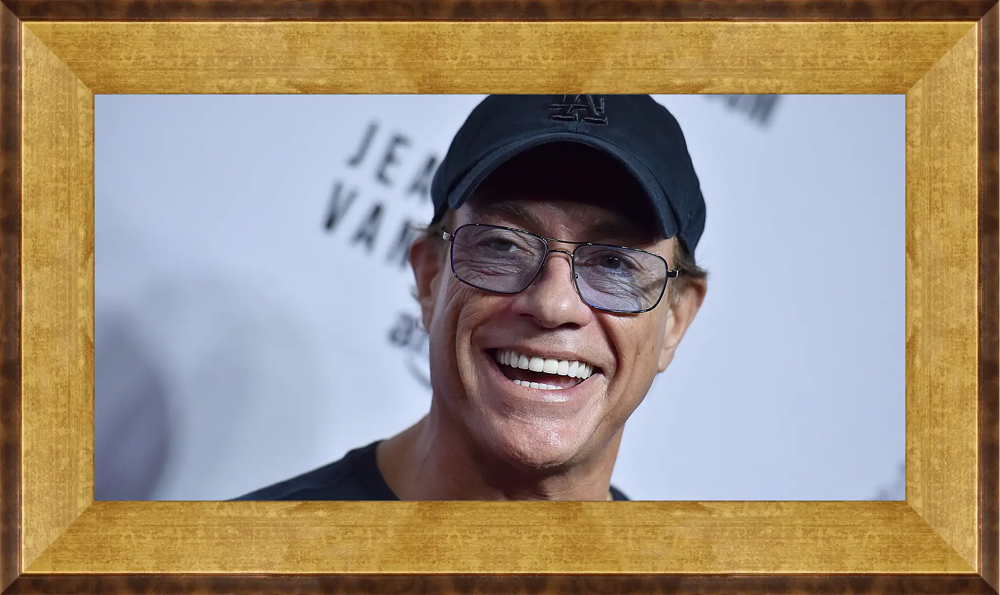 Картина в раме - Жан-Клод Ван Дамм. Jean-Claude Van Damme