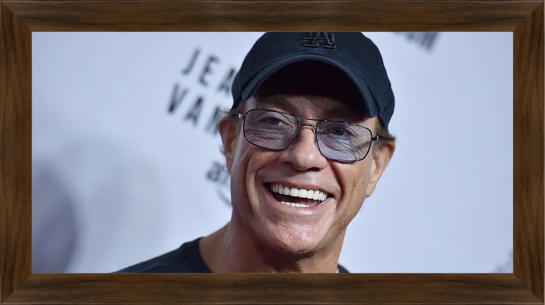 Картина в раме - Жан-Клод Ван Дамм. Jean-Claude Van Damme