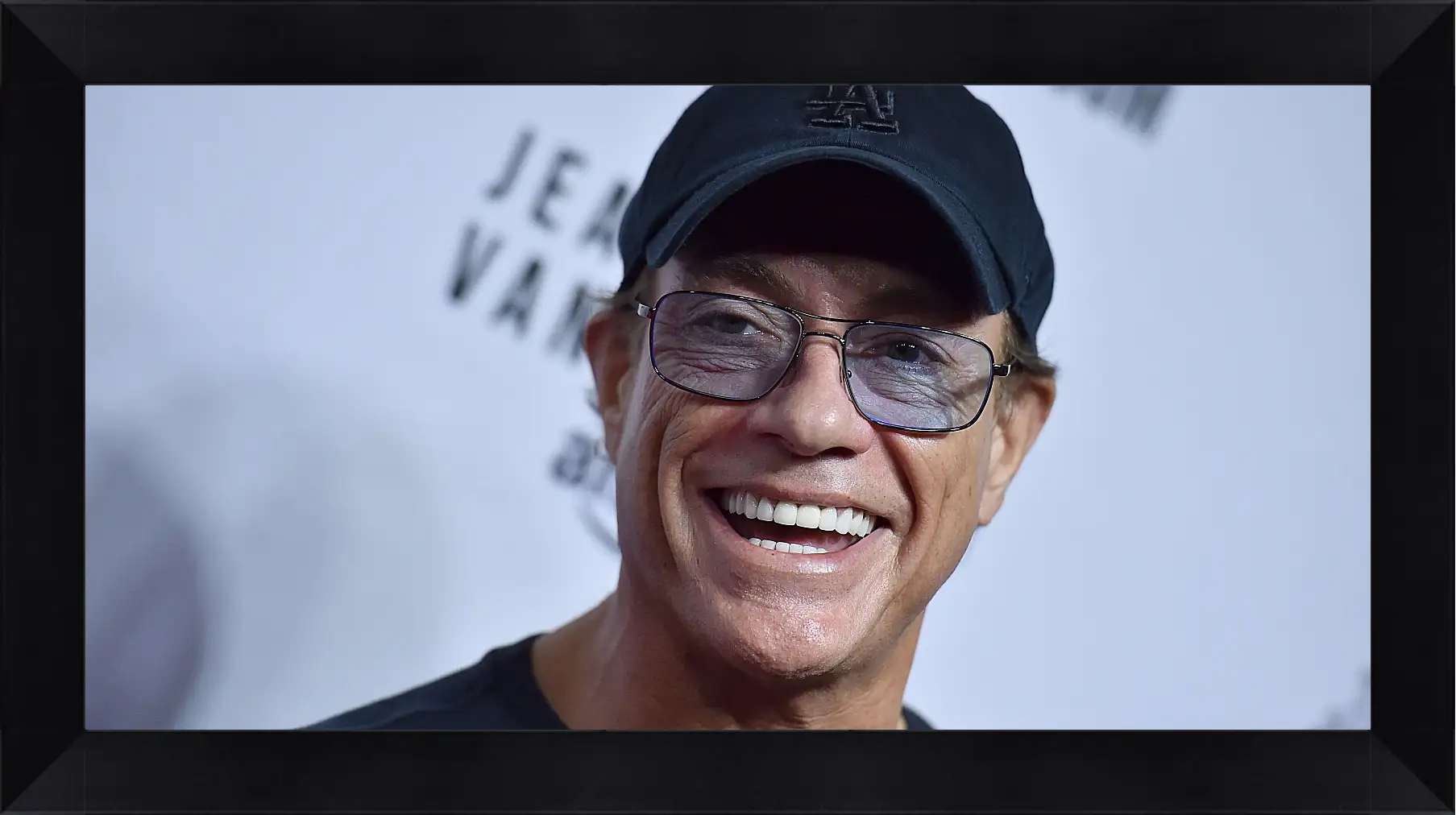 Картина в раме - Жан-Клод Ван Дамм. Jean-Claude Van Damme