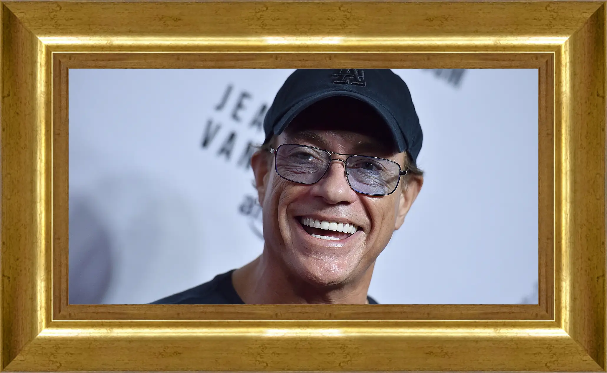 Картина в раме - Жан-Клод Ван Дамм. Jean-Claude Van Damme