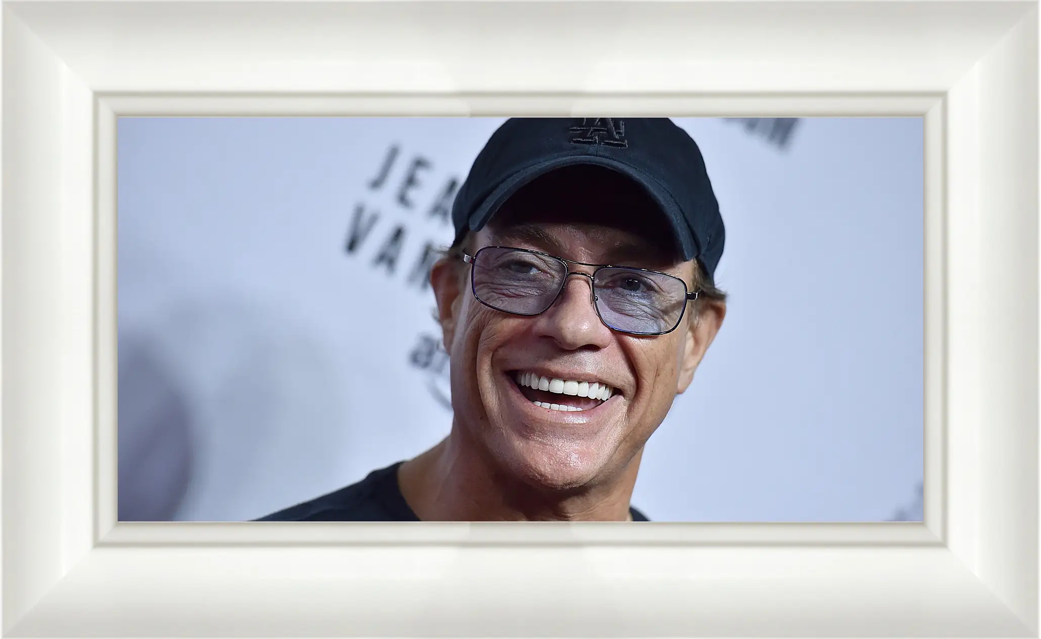 Картина в раме - Жан-Клод Ван Дамм. Jean-Claude Van Damme