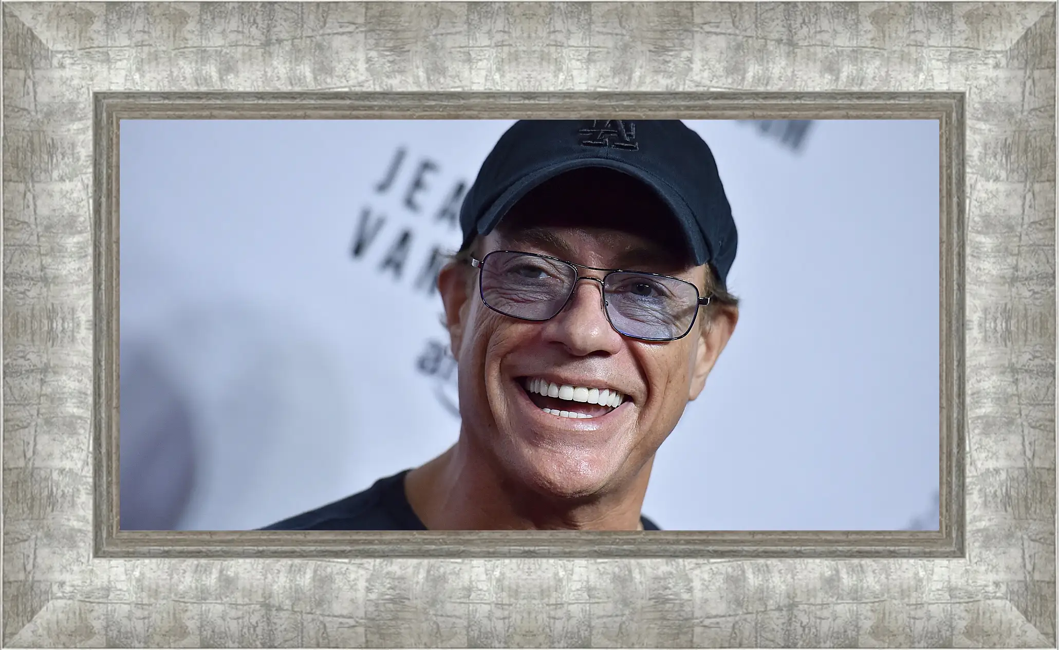 Картина в раме - Жан-Клод Ван Дамм. Jean-Claude Van Damme