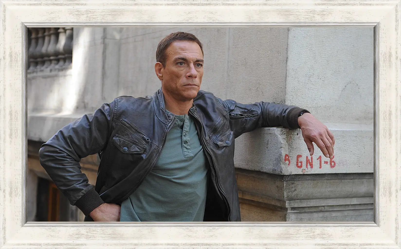 Картина в раме - Жан-Клод Ван Дамм. Jean-Claude Van Damme