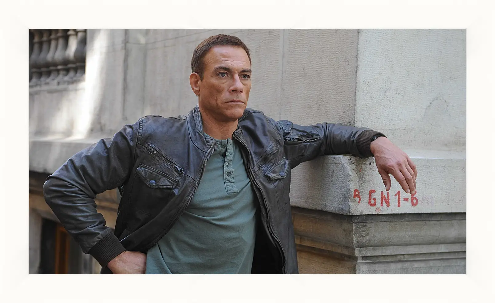 Картина в раме - Жан-Клод Ван Дамм. Jean-Claude Van Damme