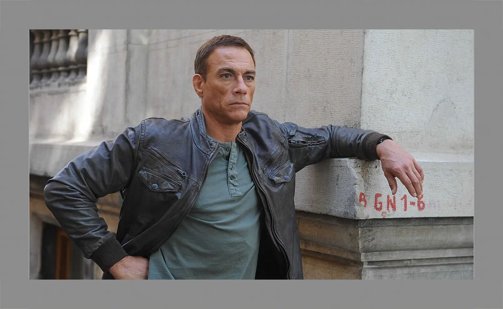 Картина в раме - Жан-Клод Ван Дамм. Jean-Claude Van Damme