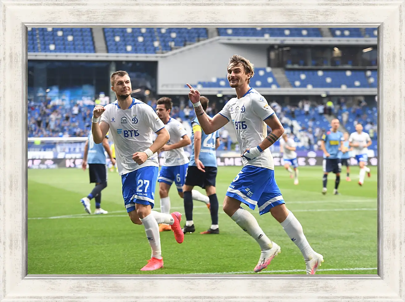 Картина в раме - Празднование гола. ФК Динамо Москва. FC Dynamo Moscow