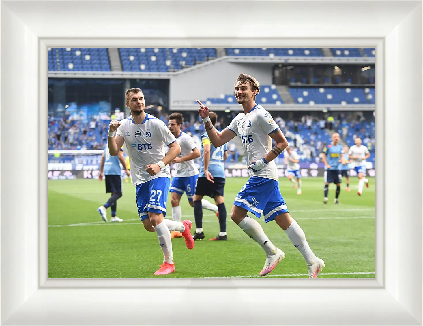 Картина в раме - Празднование гола. ФК Динамо Москва. FC Dynamo Moscow