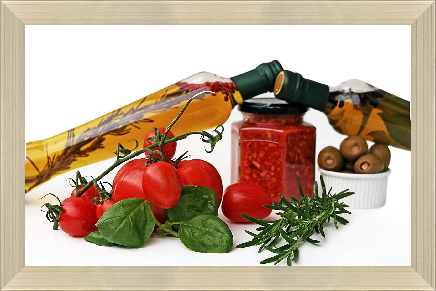 Картина в раме - Томаты и оливки