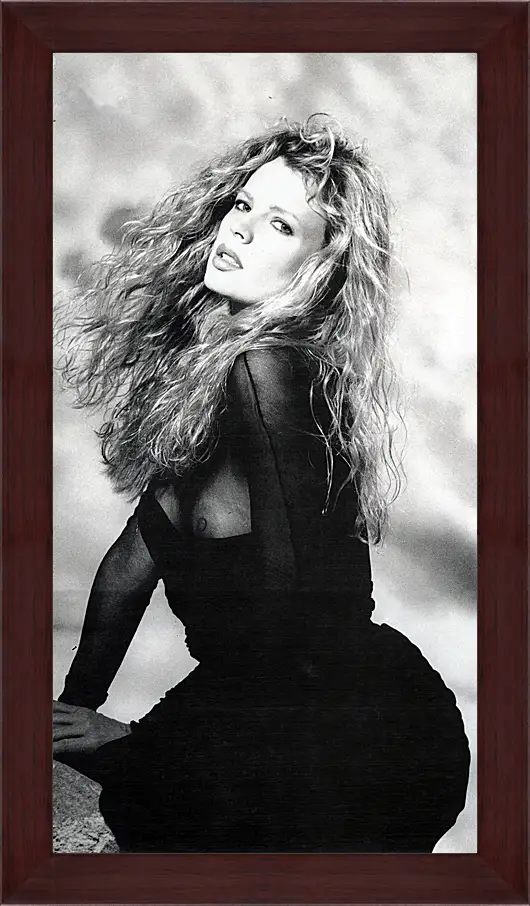 Картина в раме - Ким Бейсингер. Kim Basinger