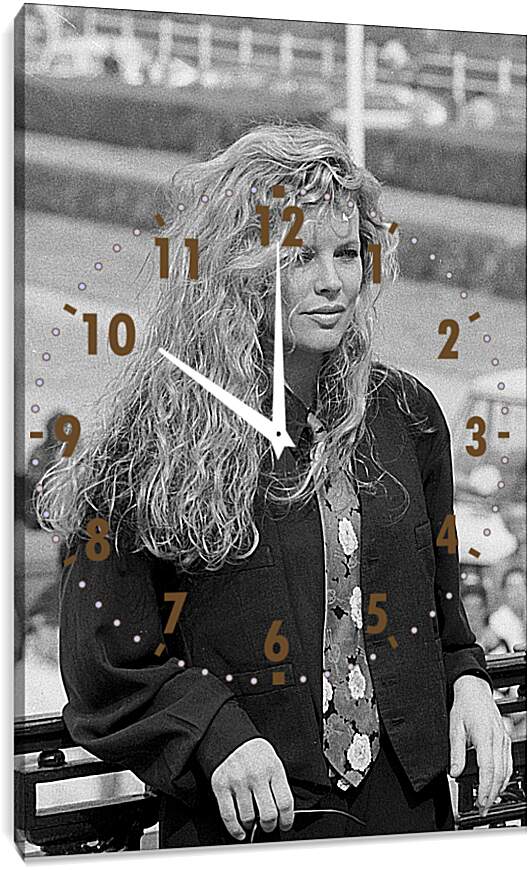 Часы картина - Ким Бейсингер. Kim Basinger