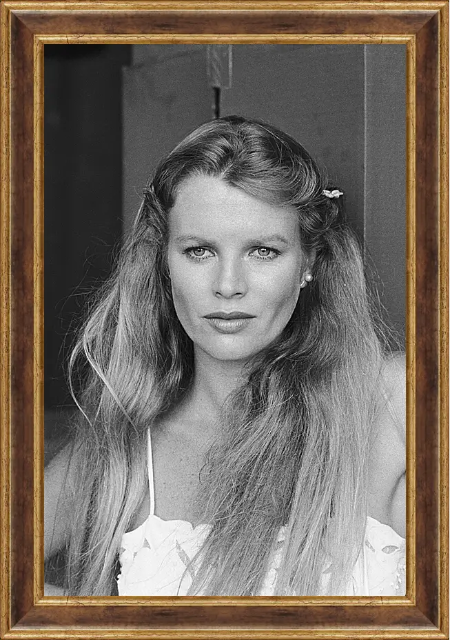 Картина в раме - Ким Бейсингер. Kim Basinger