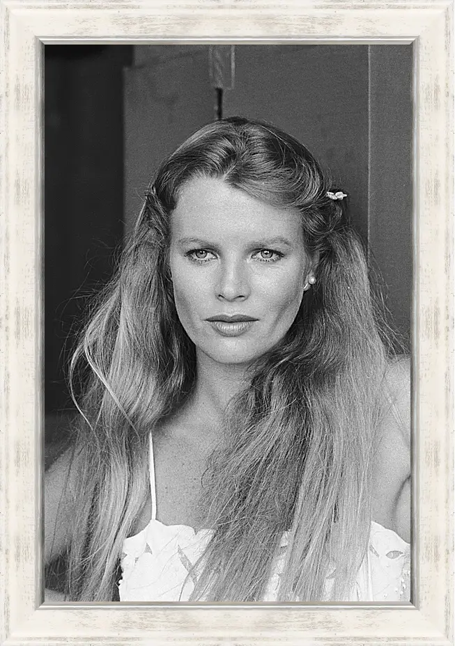 Картина в раме - Ким Бейсингер. Kim Basinger