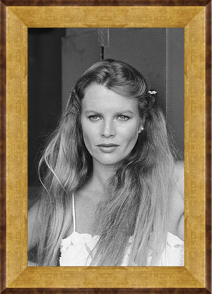 Картина в раме - Ким Бейсингер. Kim Basinger