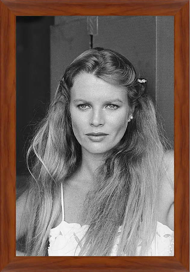 Картина в раме - Ким Бейсингер. Kim Basinger