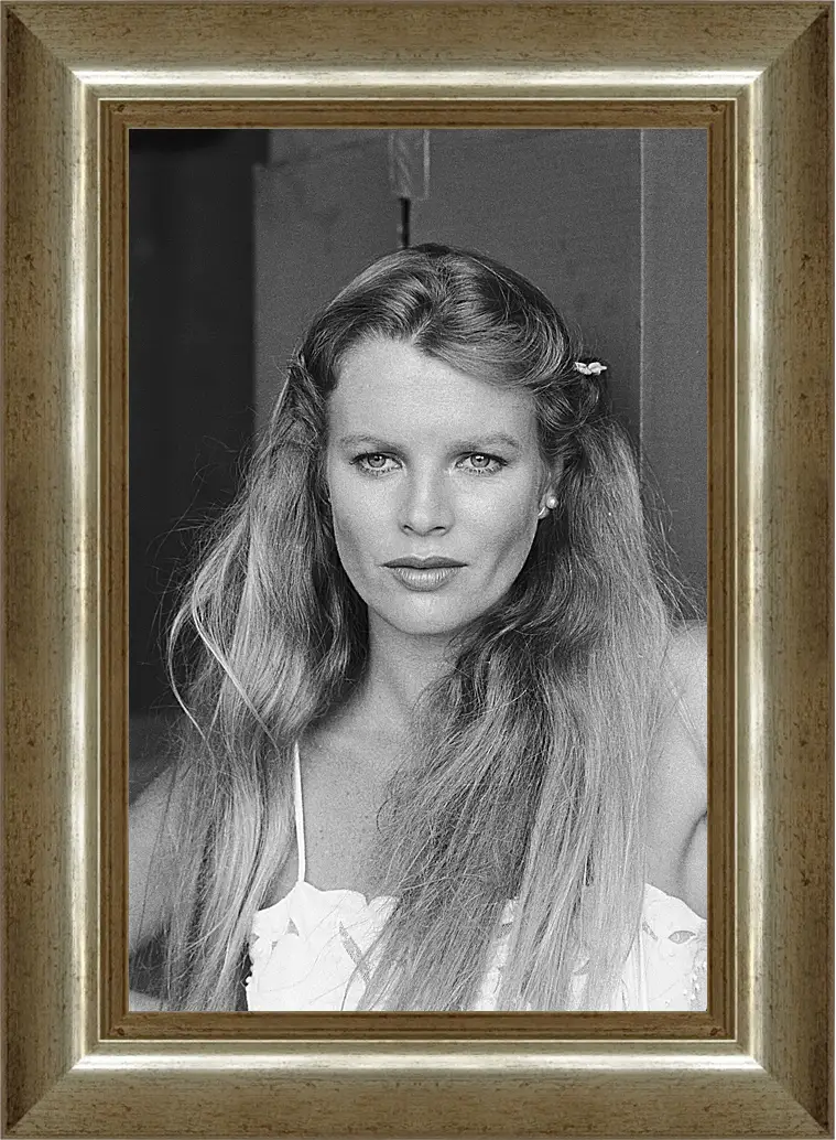 Картина в раме - Ким Бейсингер. Kim Basinger