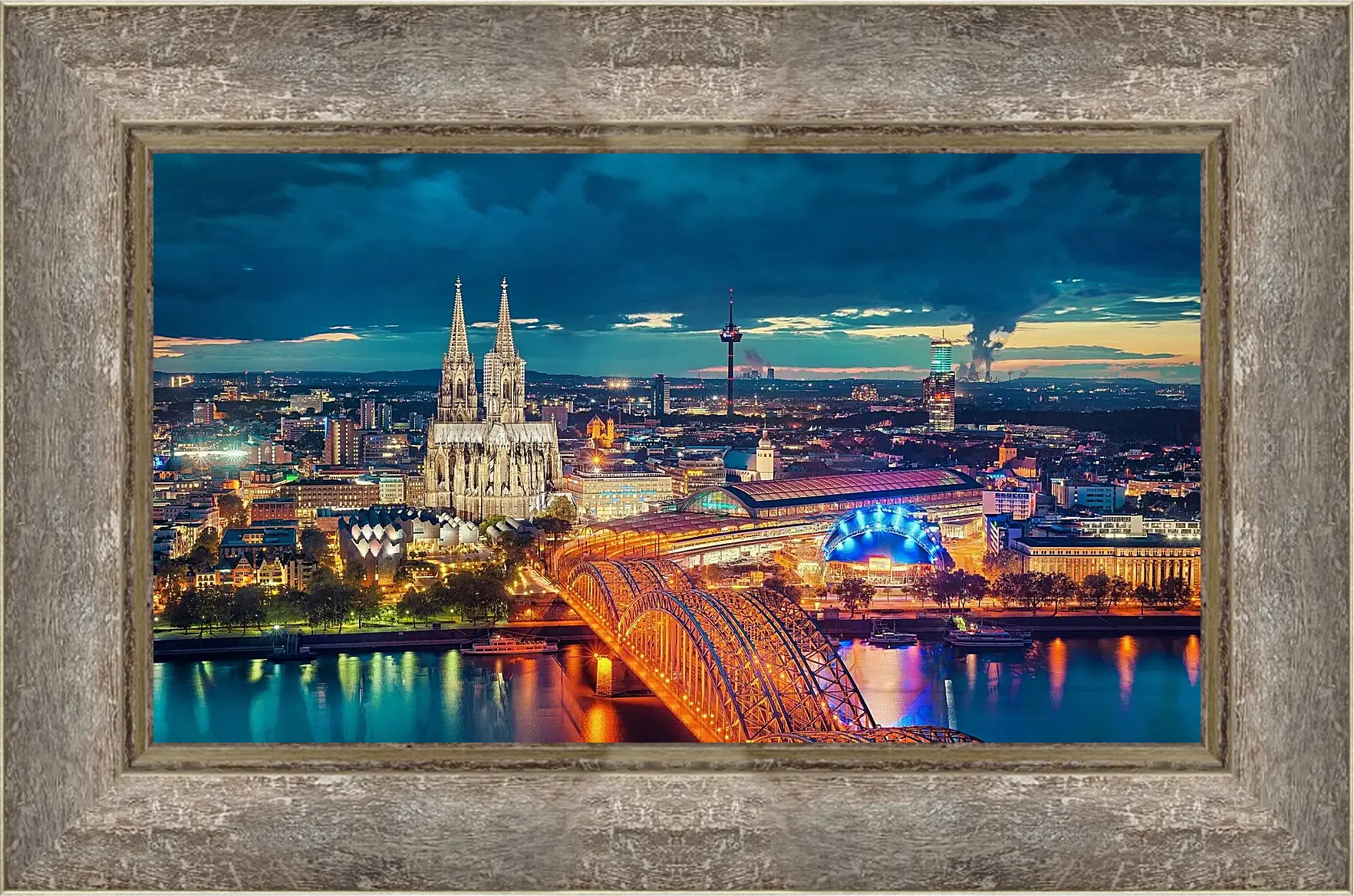 Картина в раме - Город