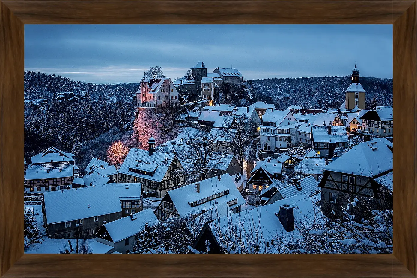 Картина в раме - Город